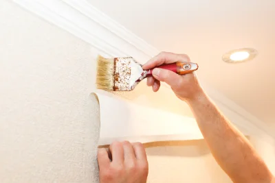 Pose de papier peint à Querrien — revêtements muraux et toiles de verre